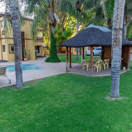 Sunriver Kalahari Lodge Riverside Stay In Upington Exteriör bild