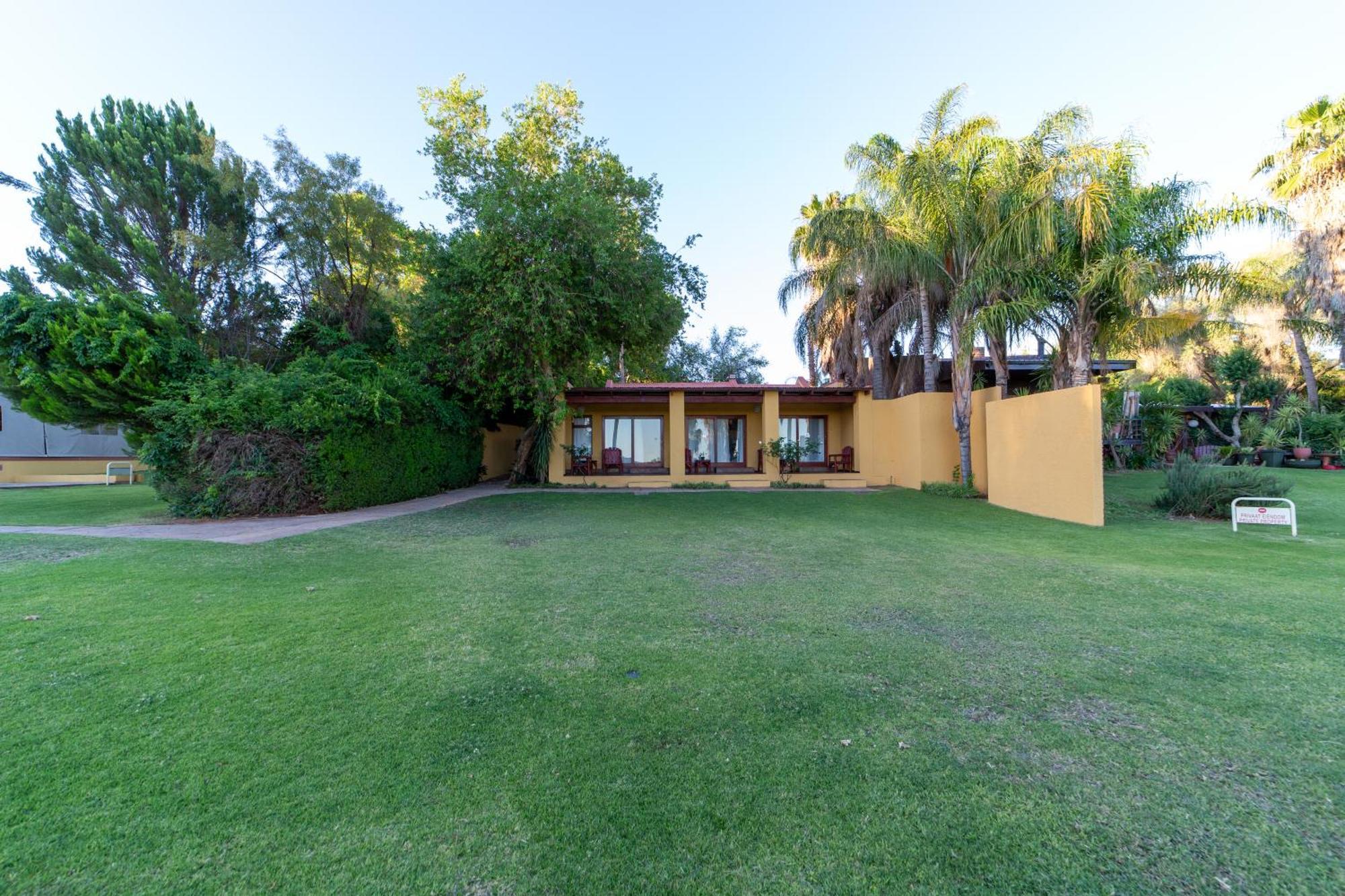 Sunriver Kalahari Lodge Riverside Stay In Upington Exteriör bild